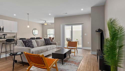 Modern 2BR 2BA New Build Condo with Garage & Patio - Foto 5