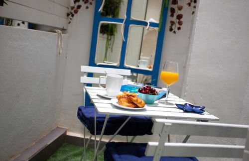 SingularStays Valencia Center - Photo 26