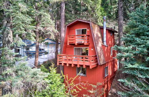 Pet & Kid Friendly Cozy Cabin, BBQ, Firepit, Outdoor Dining, Forest Views - Photo 1