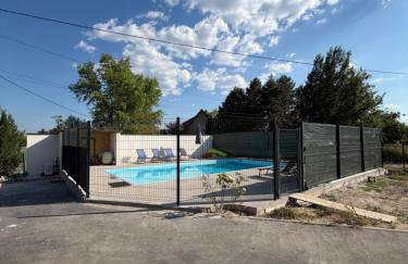 Maison plein-pied 8 pers avec piscine sur demande - Foto 13