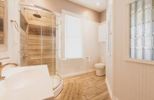 Entire Duplex 2 APTS & 6 BDRS near Forsyth Park! - Foto 8