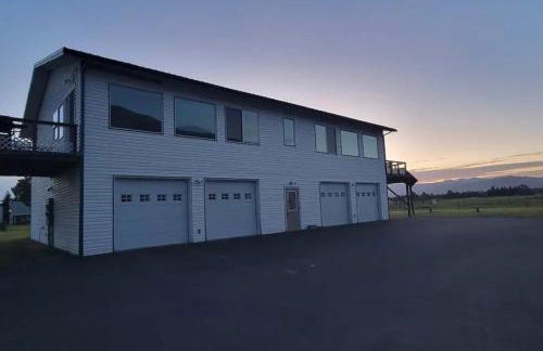 Charming Chalet Close to GNP, Downtown & Game Room! - Foto 12