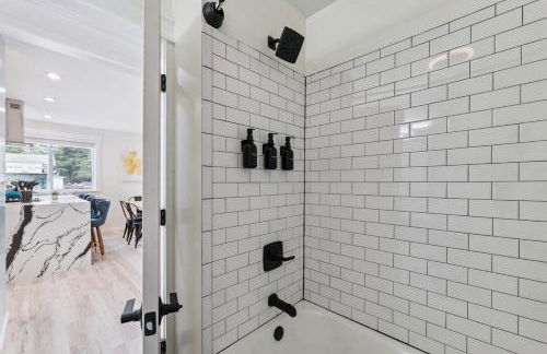 Pet Friendly, Gated Backyard, Game room, Hot Tub - Foto 3