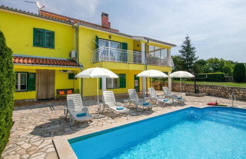 2 Bedroom Awesome Apartment In Labin - Foto 3