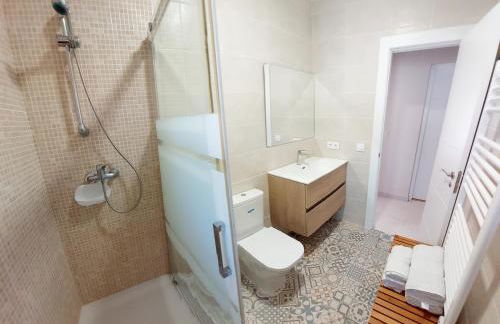 Villa totalmente independiente con piscina comunitaria - Foto 36