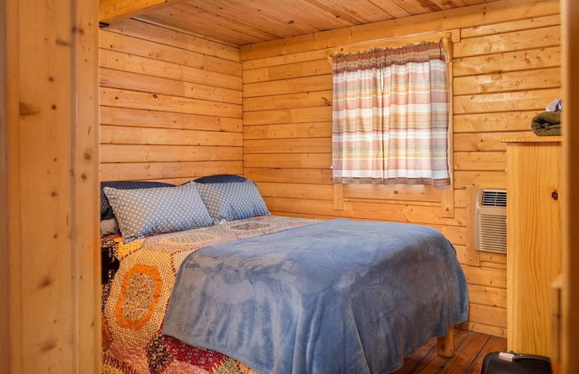 Amazing Getaway: Enjoy our Cozy Log Cabins on the Chesapeake Bay! - Photo 2