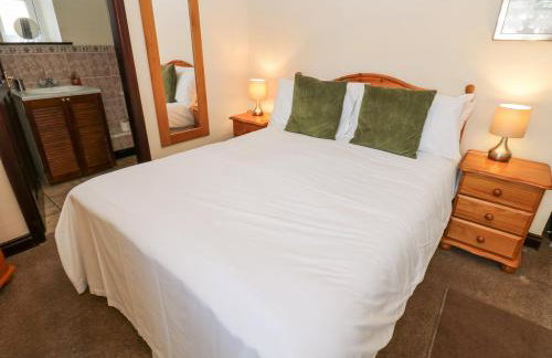 Pencroft Cottage - Photo 16