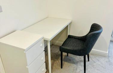 3 Bedroom Guest House in Dudley - Foto 2