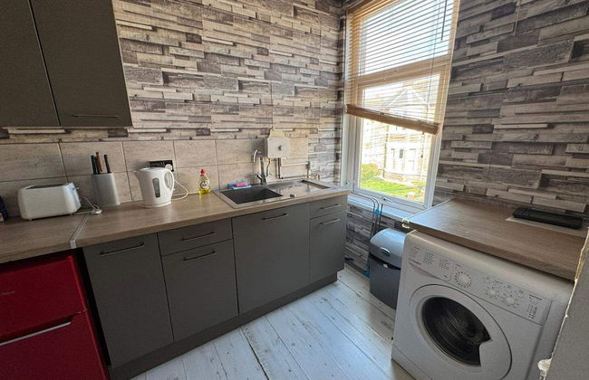 2 Bed Flat - Sleeps 3 - Parking - Wifi - Foto 8