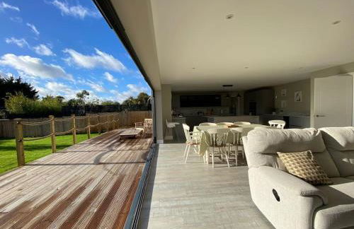 Brand New, Stunning Beachside House - Foto 6