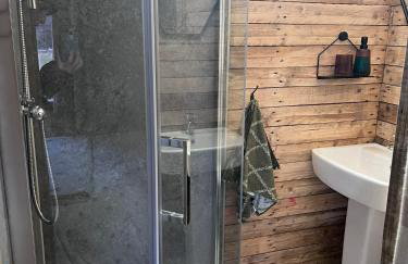 Willow Straw Bale Cabin - Foto 8