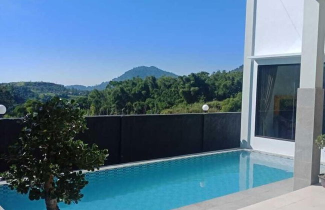 Villa Fahim 2 Puncak 4 Bedroom - Photo 17