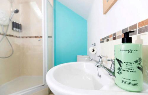 DiscountsContractorsWIFIFree ParkingSmart TV - Foto 12