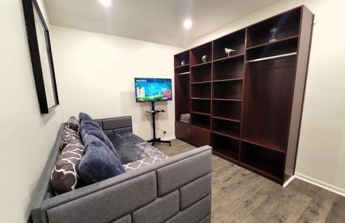 Perfectly located Pico Robertson ground floor 3 bedroom apartment Walk to restaurants WIFI TV Game Console Parking 5 minutes to Rodeo Drive - Foto 19