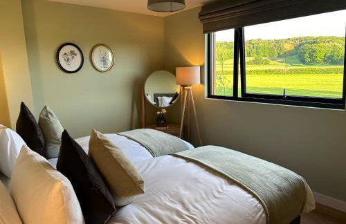 Unbox at Poplar Tree - Photo 3