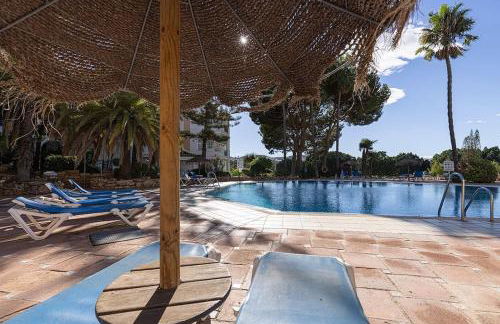 Stylish Penthouse Duplex at Matchroom Country Club - Photo 22