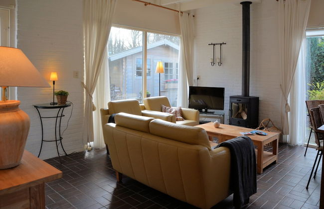 Lovely Family House on Edge of Park near Lake & Sea - Foto 11