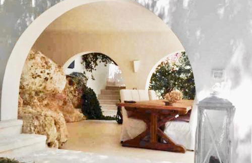 Luxury Ostuni Beachfront Villa with Pool & Private Parking - Foto 6