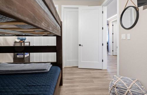 Upscale Lakeside Condo with Extraordinary Amenities at Topsider in Osage Beach 19mm - Photo 38