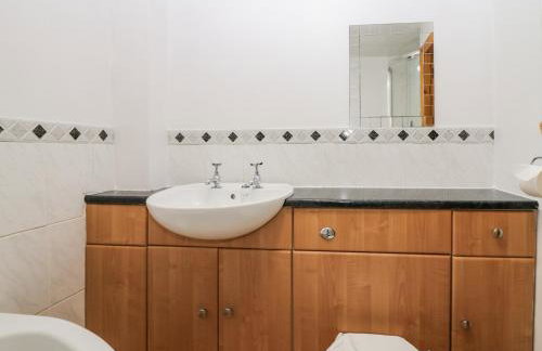 Time and Tide - Photo 29