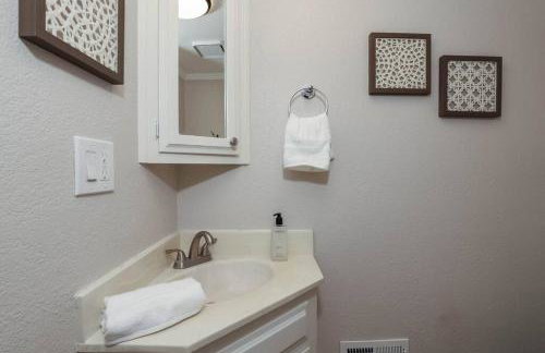 *DESIGNER East Bay Remodel Home* - Foto 19