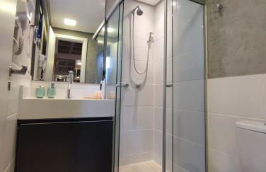 Studio em frente Parque Farroupilha com garagem - Foto 14