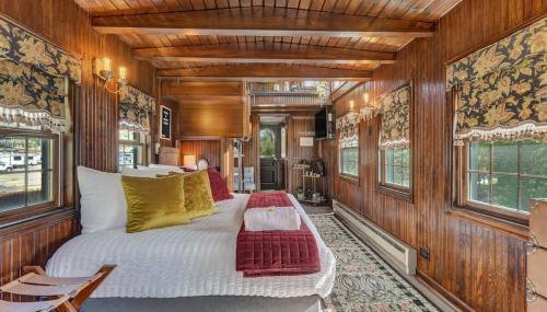 1920s Red Rock Caboose Bike Hike Explore - Foto 2