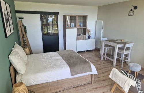 Studio au-dessus des nuages - Parking privé - Foto 10