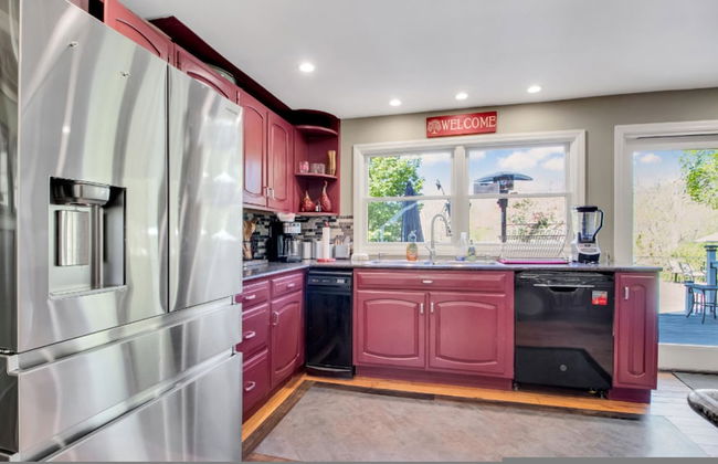 Jacuzzi - West Point - Family Friendly - Photo 9