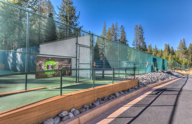 Paradise Pines 3BR Secluded Cabin Minutes in Tahoe Donner! - Foto 14