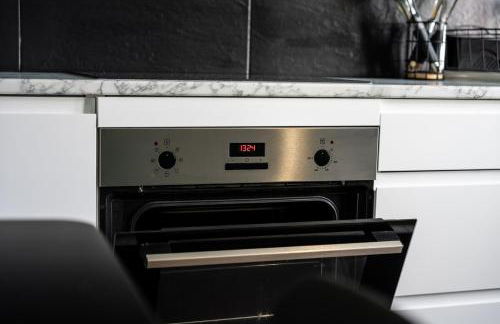 Spacious 4-Bed Apartment · Sleeps 6 · City Centre - Foto 6