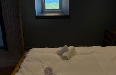 Luxurious, Unique & Elegant Cottage with Hot Tub - Foto 31