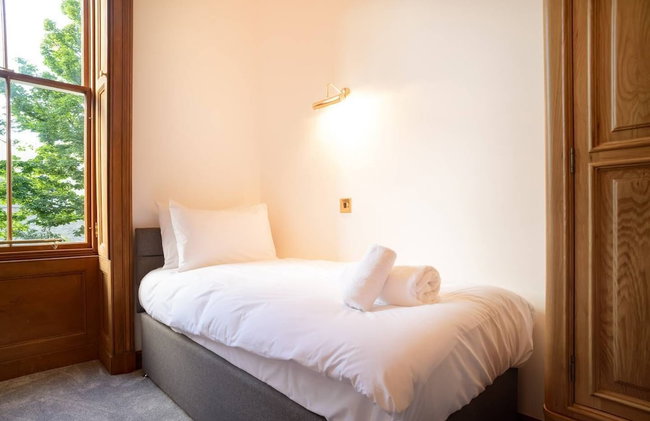 JOIVY 5 Bedroom Apt Near Meadows & George Square - Foto 15