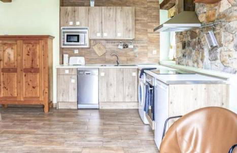 La Tienda de Abajo - Apartamentos acogedores con calefacción, parking y vistas al Valle de Soba - Foto 7