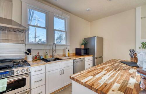 Dream Two-Bedroom in Laurelhurst - 97 WalkScore - Photo 12