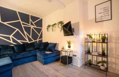 Base is a lovely place to unwind after a long day - Foto 1