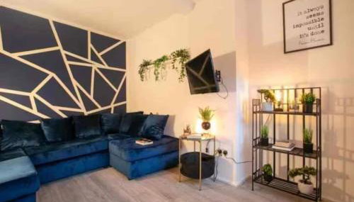 Base is a lovely place to unwind after a long day - Foto 1