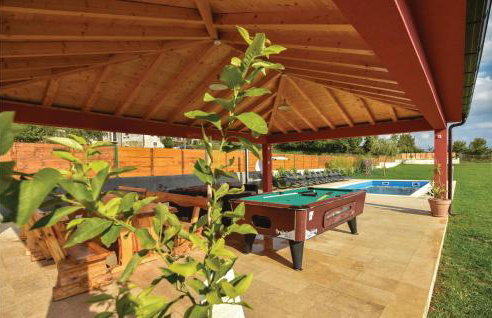 Lovely Home In Rumin With Kitchen - Foto 17