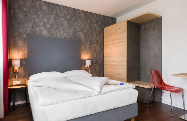 Signature East Hotel Apartment - Photo 7