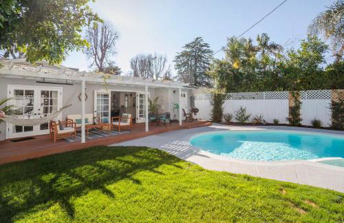 Enchanting Sherman Oaks Home With Pool permit #HSR two five zero zero 3222 - Foto 26