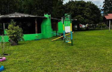 Casa na lagoa do Palmital com acesso à lagoa na propriedade e localizada apenas a 13 km da praia de Atlântida Sul e do Centro de Osório Lugar com Natureza-Wi-Fi 1 cama de casal e um beliche 2 solteiros - Foto 2