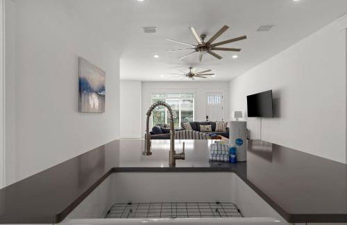 Brand NEW Expansive Coastal Home w/ Custom Furnishings Sleeps 15 - Photo 40