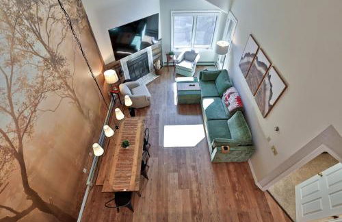 Trailside Loft at Pico - Ski-In, Out Condo with Loft & 2BR - Steps to Lift - Photo 3