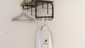 3 bedroom Cannock flat ideal for groups - Photo 3