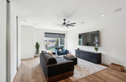 New Modern Townhome With Rooftop Patio 2 Bedroom Townhouse by RedAwning - Foto 16