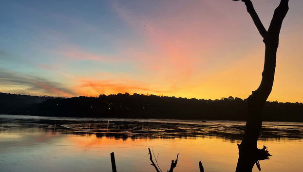 Contemplando as luzes do pôr do sol em Foz do Iguaçu