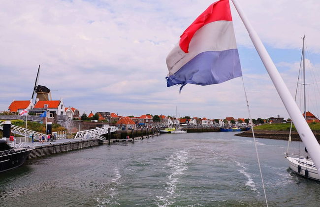 Modern Retreat With Private Sauna - Photo 38