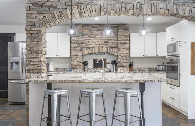 Foggy River Retreat For 16! - Photo 14