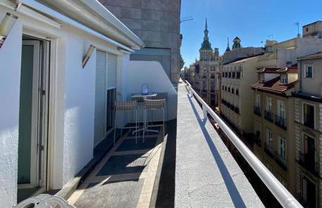 Piso Ático con Terraza y Jacuzzi con vistas a Sol en Madrid Centro - Foto 6