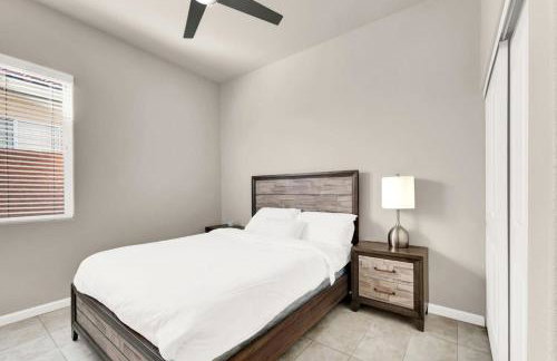 Lux 3BR Oasis Near Strip with Heated Pool and Jacuzzi - Photo 7